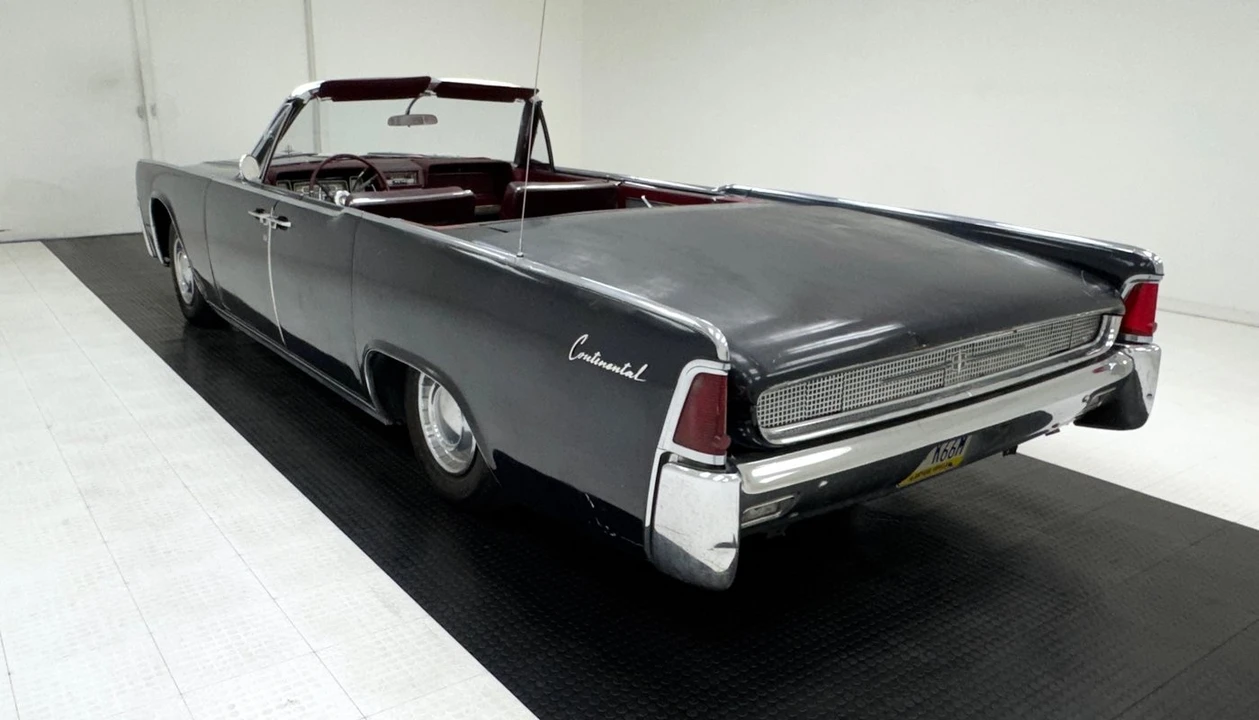 1961 Lincoln Continental 4th Gen - Image 3 of 31