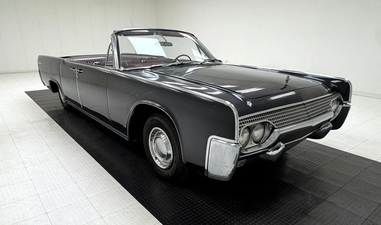 1961 Lincoln Continental 4th Gen - Image 7 of 31