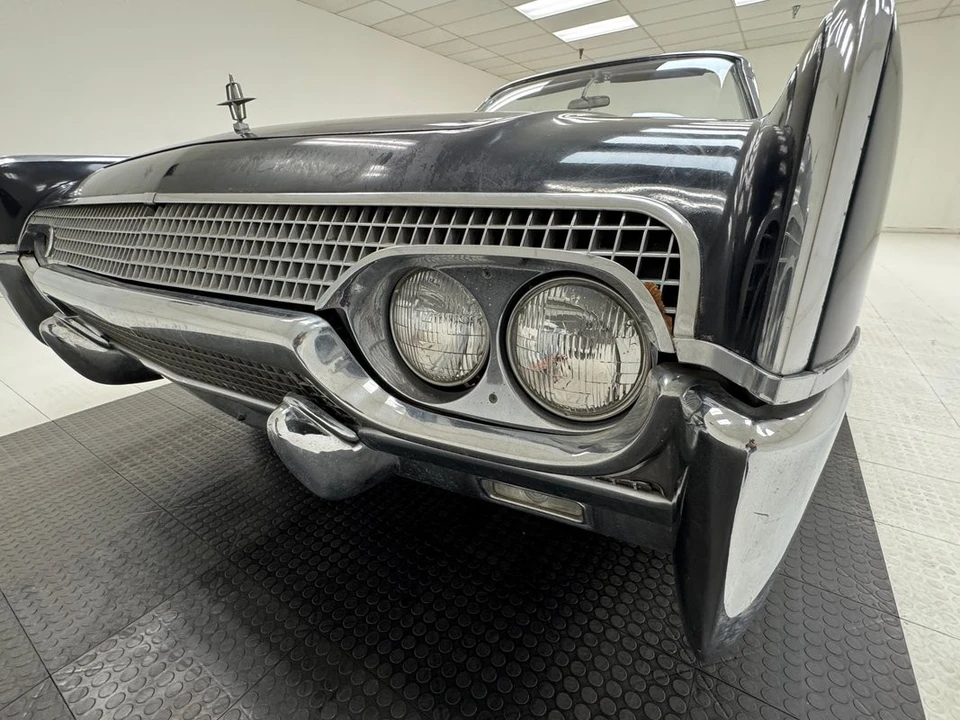 1961 Lincoln Continental 4th Gen - Image 11 of 31