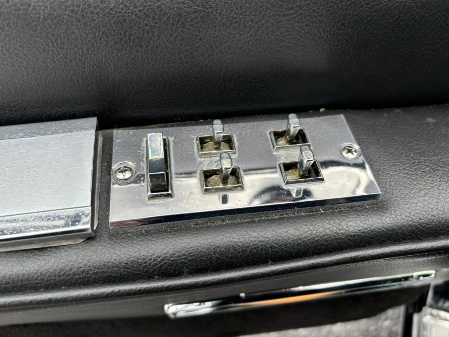 1961 Lincoln Continental 4th Gen - Image 29 of 31