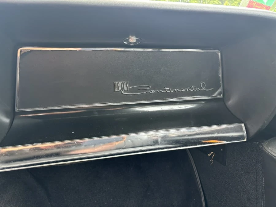 1961 Lincoln Continental 4th Gen - Image 30 of 31