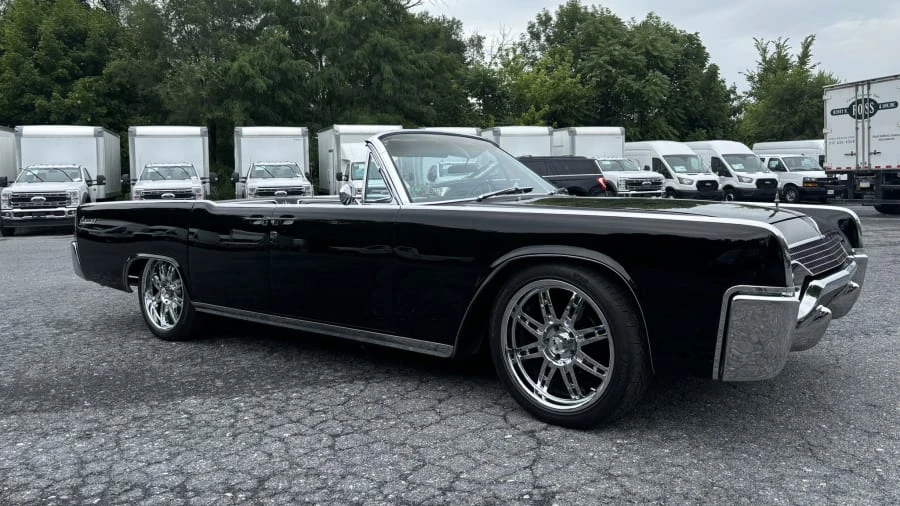 1961 Lincoln Continental 4th Gen - Image 3 of 31