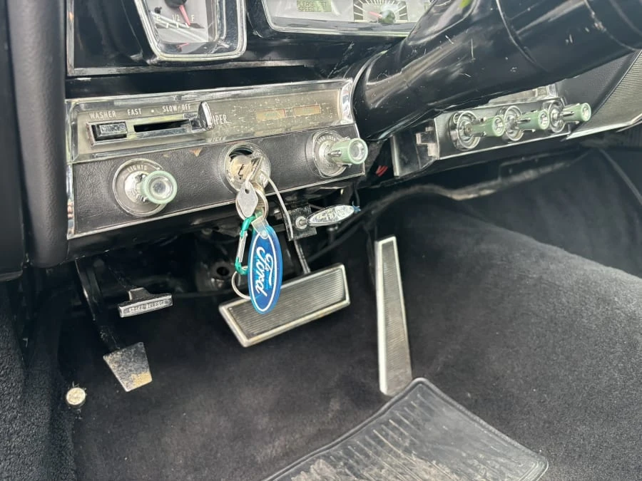 1961 Lincoln Continental 4th Gen - Image 25 of 31