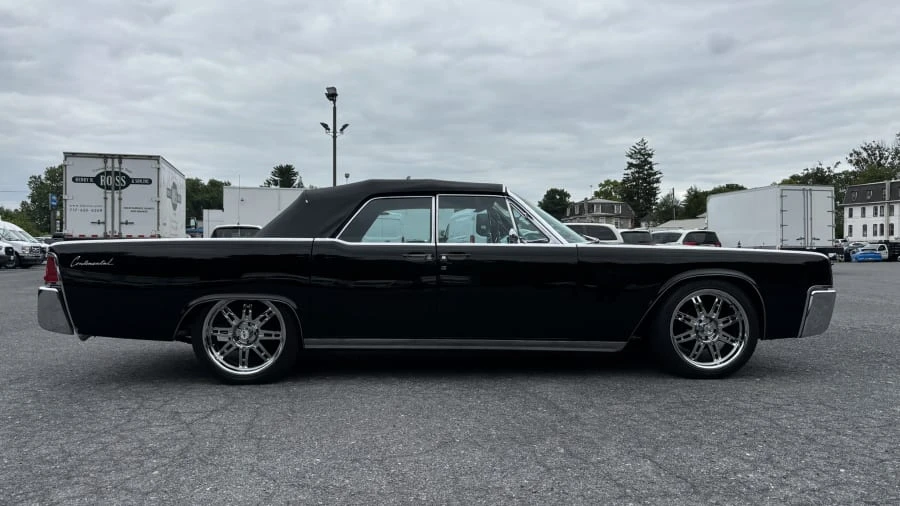 1961 Lincoln Continental 4th Gen - Image 4 of 31