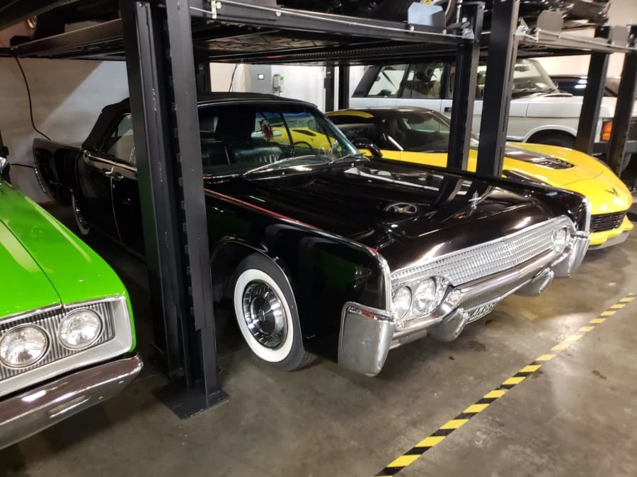 1961 Lincoln Continental 4th Gen - Image 10 of 12