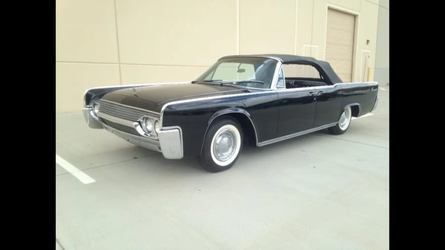 1961 Lincoln Continental 4th Gen - Image 2 of 12