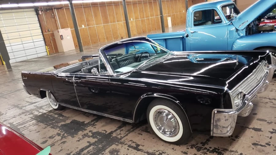 1961 Lincoln Continental 4th Gen - Image 12 of 12