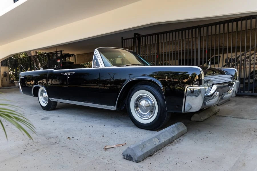 1961 Lincoln Continental 4th Gen - Image 3 of 31
