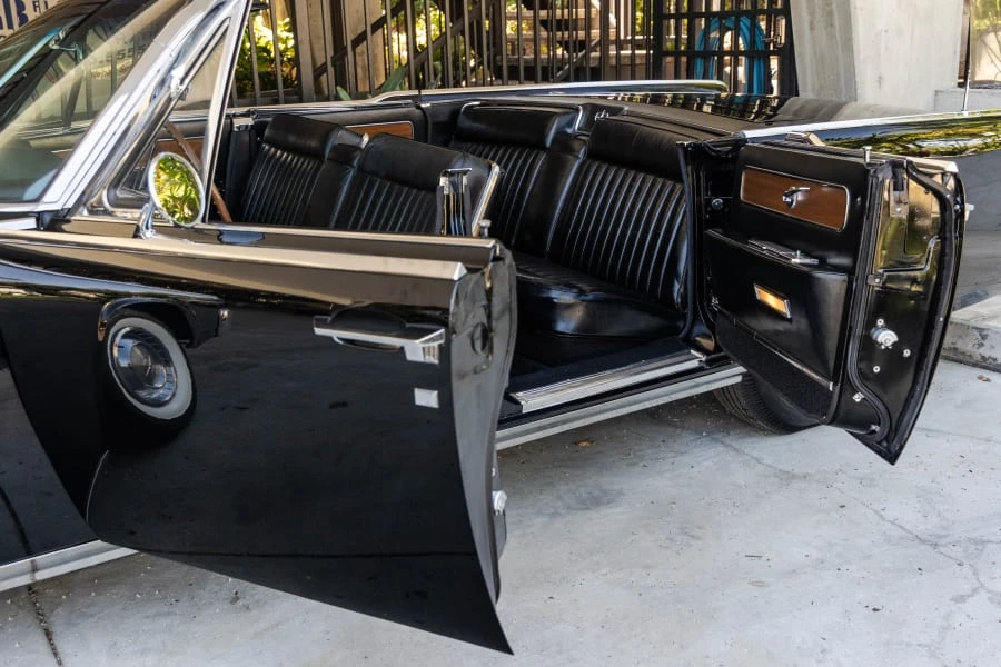 1961 Lincoln Continental 4th Gen - Image 16 of 31