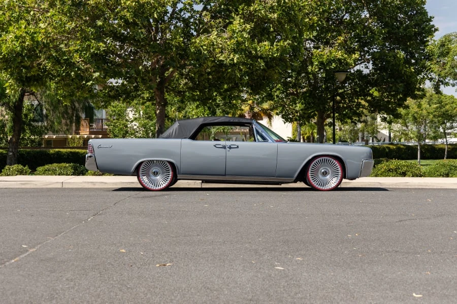 1961 Lincoln Continental 4th Gen - Image 2 of 31