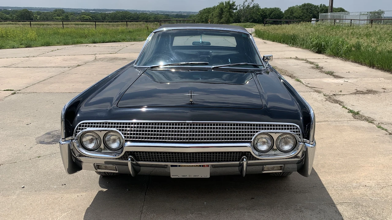1961 Lincoln Continental 4th Gen - Image 4 of 12