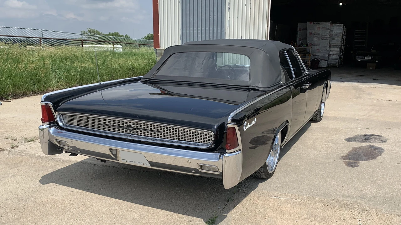 1961 Lincoln Continental 4th Gen - Image 7 of 12