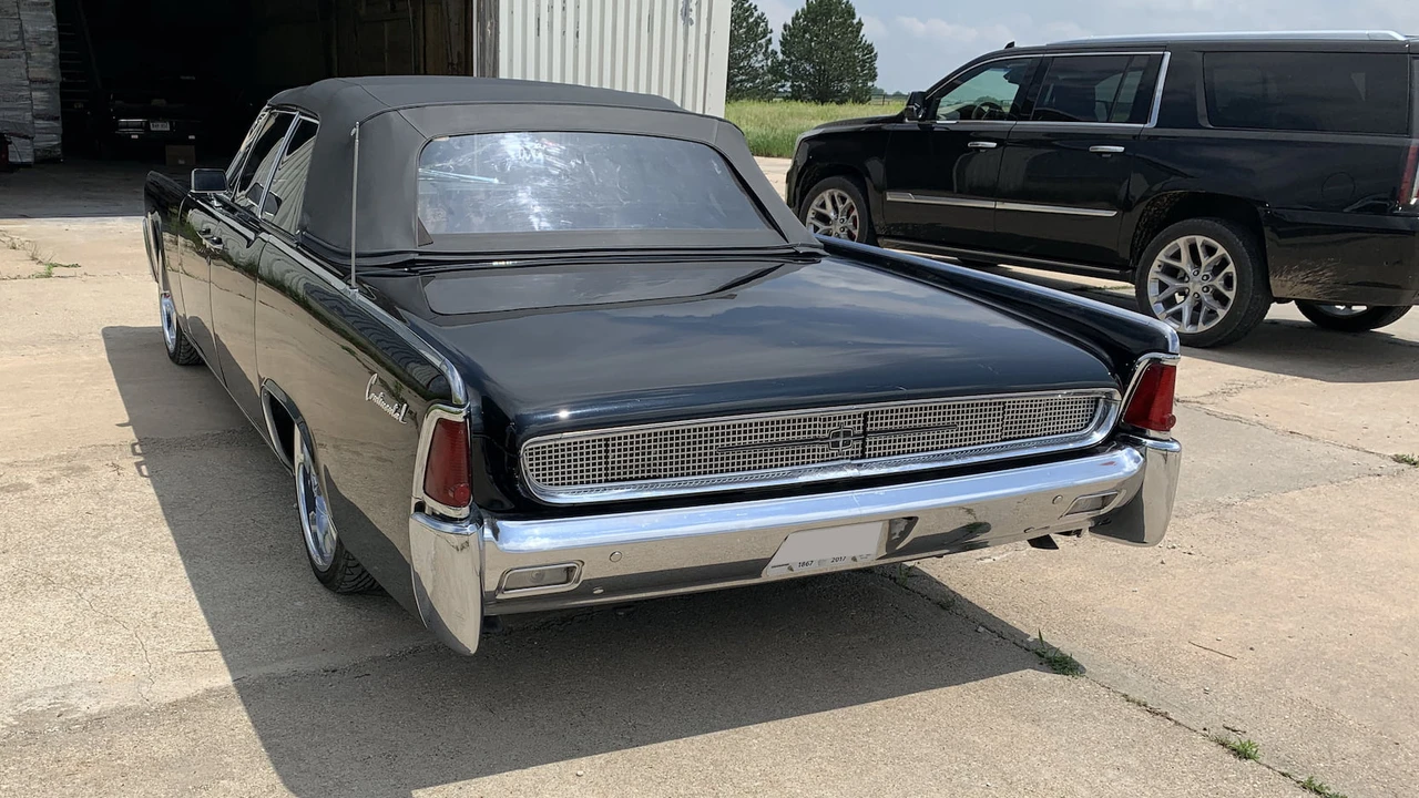 1961 Lincoln Continental 4th Gen - Image 10 of 12