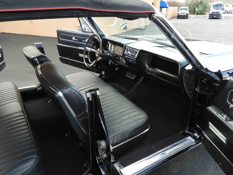 1961 Lincoln Continental 4th Gen - Image 9 of 13