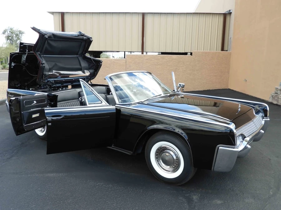 1961 Lincoln Continental 4th Gen - Image 11 of 13
