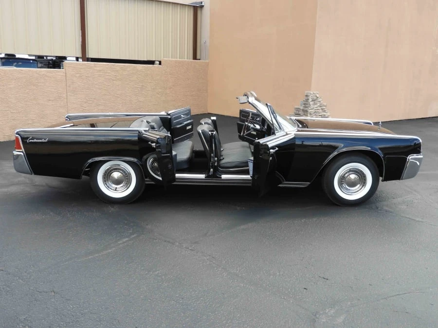 1961 Lincoln Continental 4th Gen - Image 12 of 13