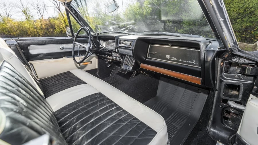 1961 Lincoln Continental 4th Gen - Image 5 of 12