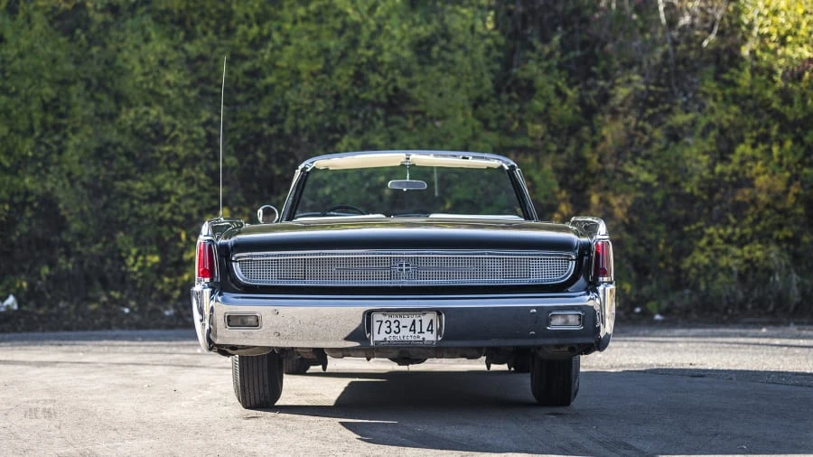 1961 Lincoln Continental 4th Gen - Image 11 of 12