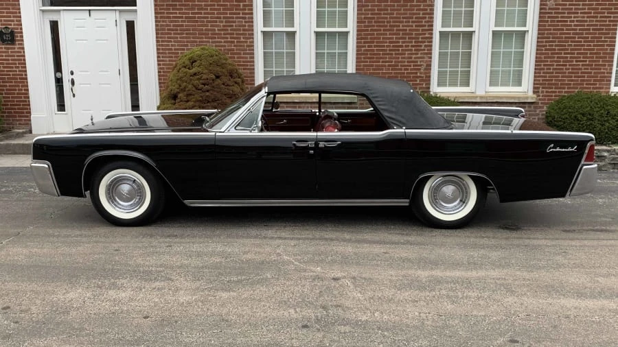 1961 Lincoln Continental 4th Gen - Image 12 of 13