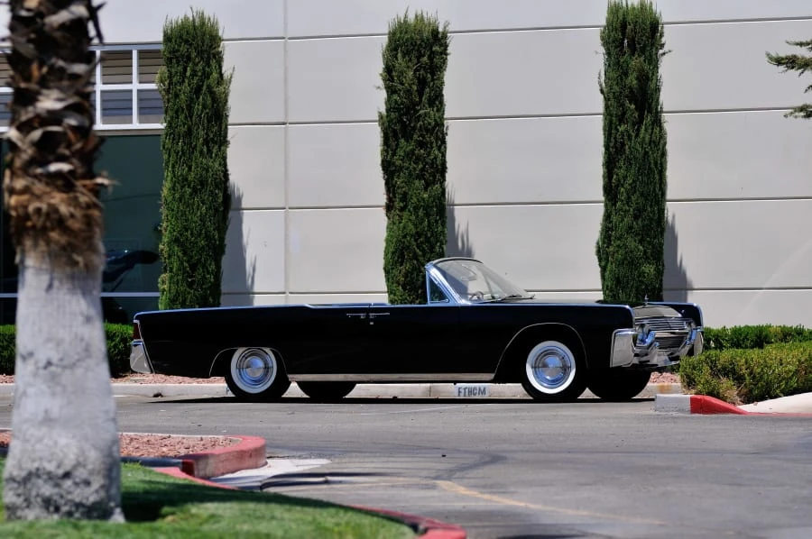 1961 Lincoln Continental 4th Gen - Image 2 of 12