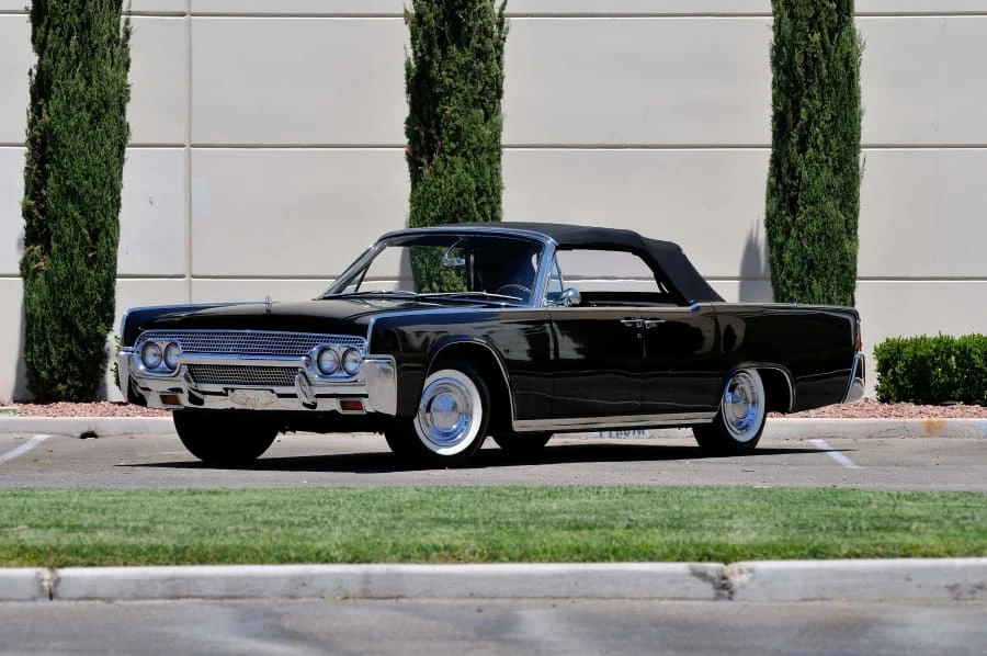 1961 Lincoln Continental 4th Gen - Image 11 of 12