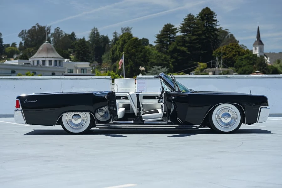 1961 Lincoln Continental 4th Gen - Image 27 of 31