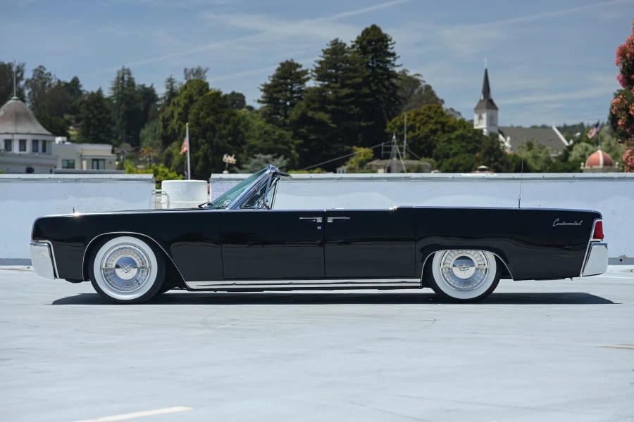 1961 Lincoln Continental 4th Gen - Image 2 of 31