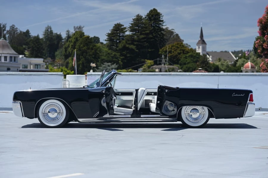 1961 Lincoln Continental 4th Gen - Image 23 of 31