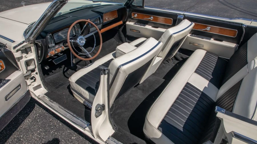 1961 Lincoln Continental 4th Gen - Image 4 of 20