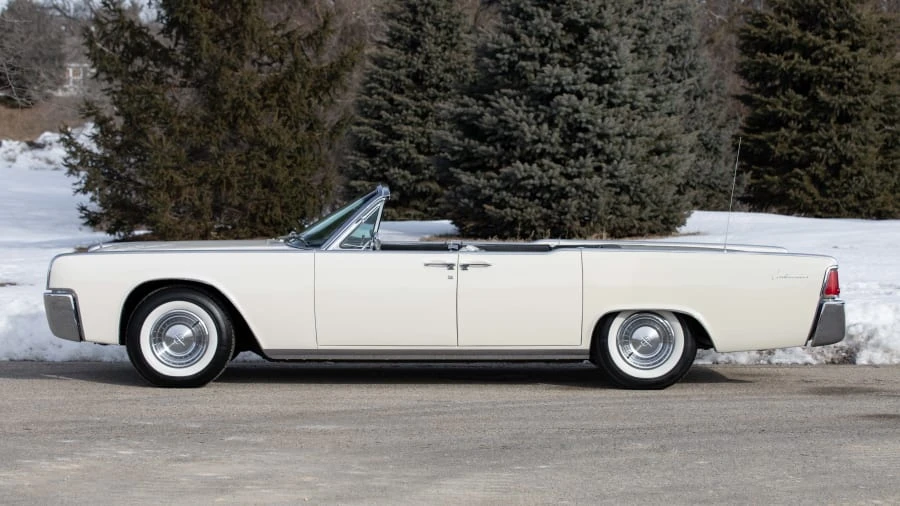 1961 Lincoln Continental 4th Gen - Image 2 of 20