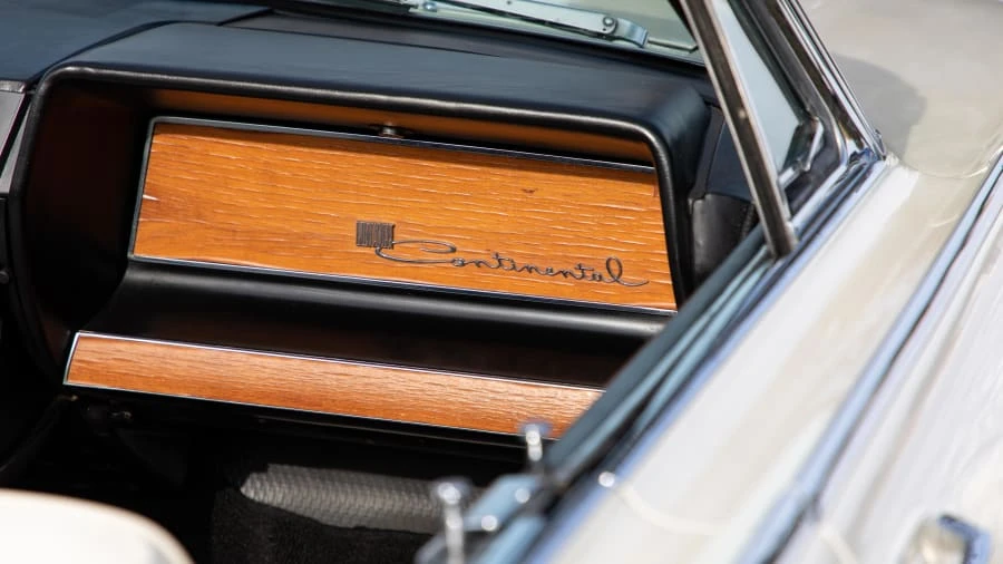 1961 Lincoln Continental 4th Gen - Image 11 of 20