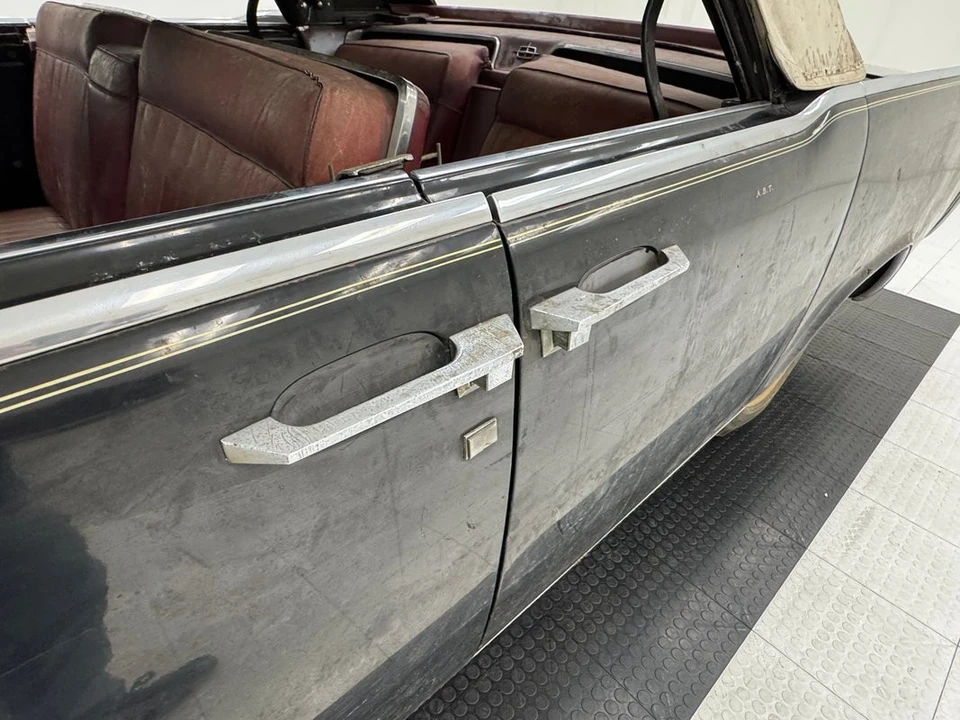 1961 Lincoln Continental 4th Gen - Image 16 of 21