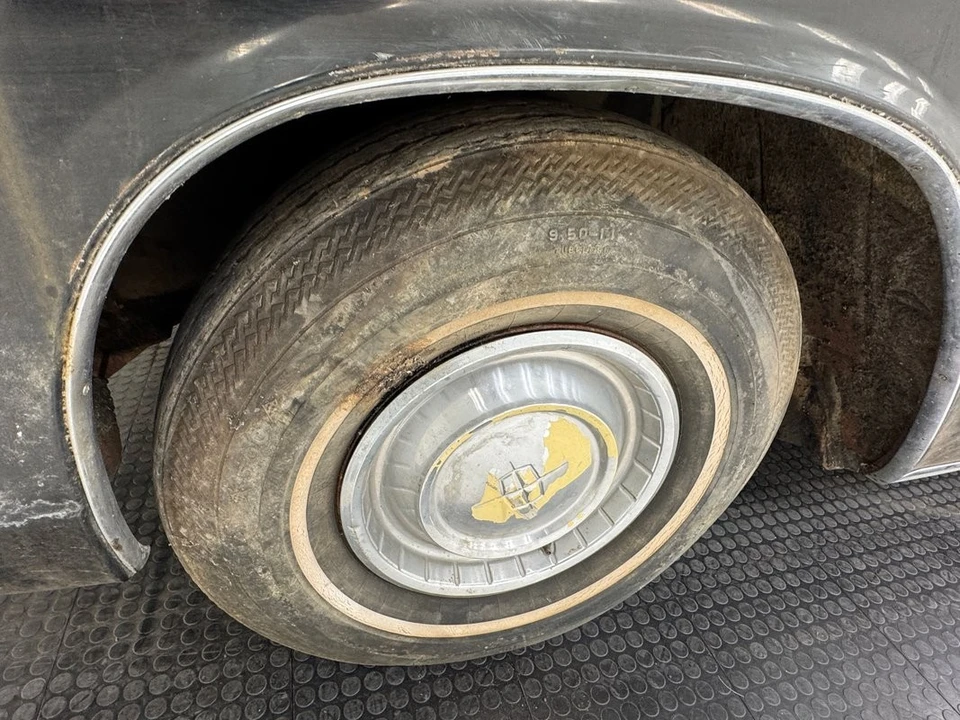 1961 Lincoln Continental 4th Gen - Image 12 of 21