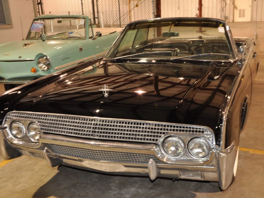 1961 Lincoln Continental 4th Gen - Image 4 of 4