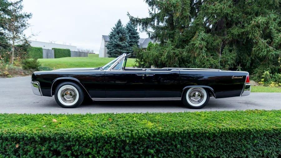 1961 Lincoln Continental 4th Gen - Image 2 of 31