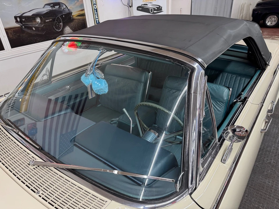 1961 Lincoln Continental 4th Gen - Image 11 of 31