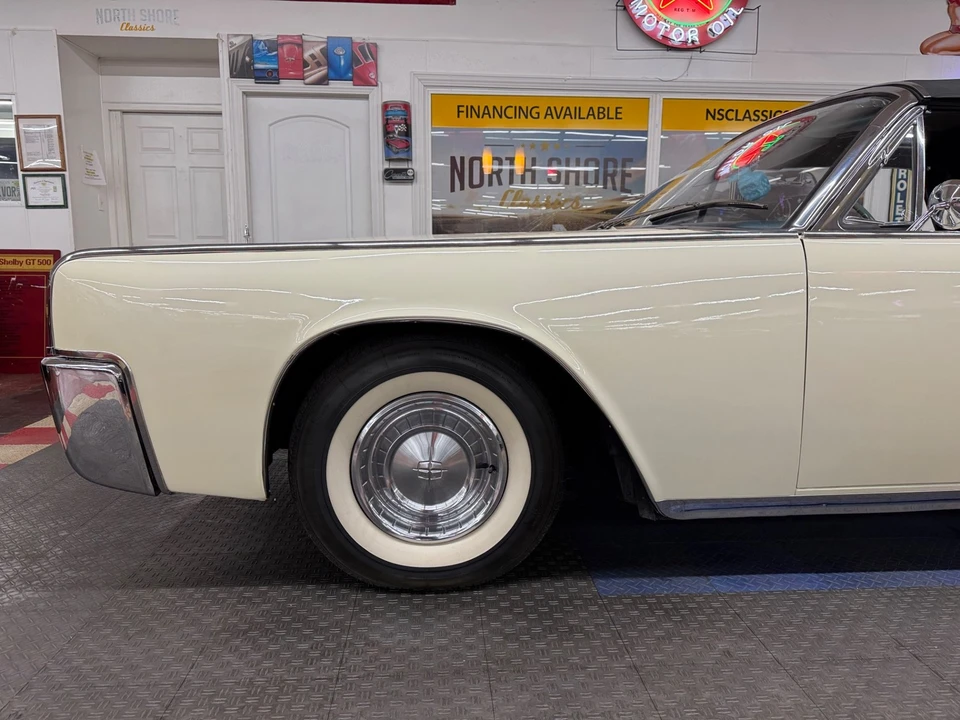 1961 Lincoln Continental 4th Gen - Image 30 of 31