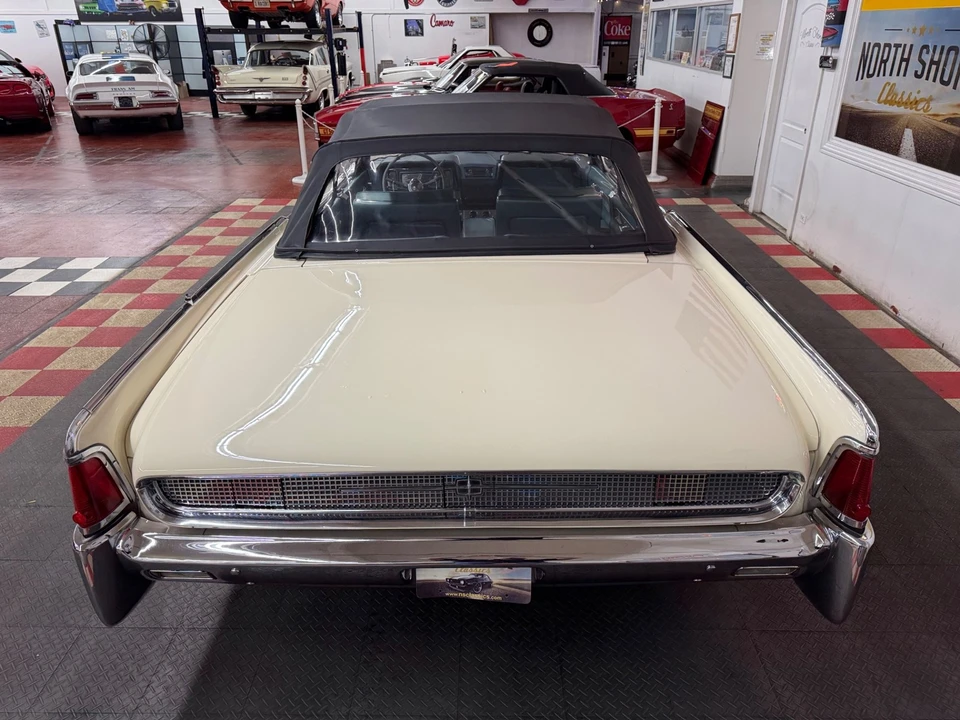 1961 Lincoln Continental 4th Gen - Image 23 of 31