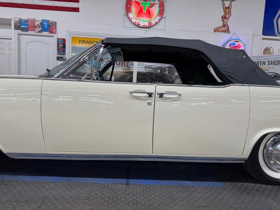 1961 Lincoln Continental 4th Gen - Image 28 of 31