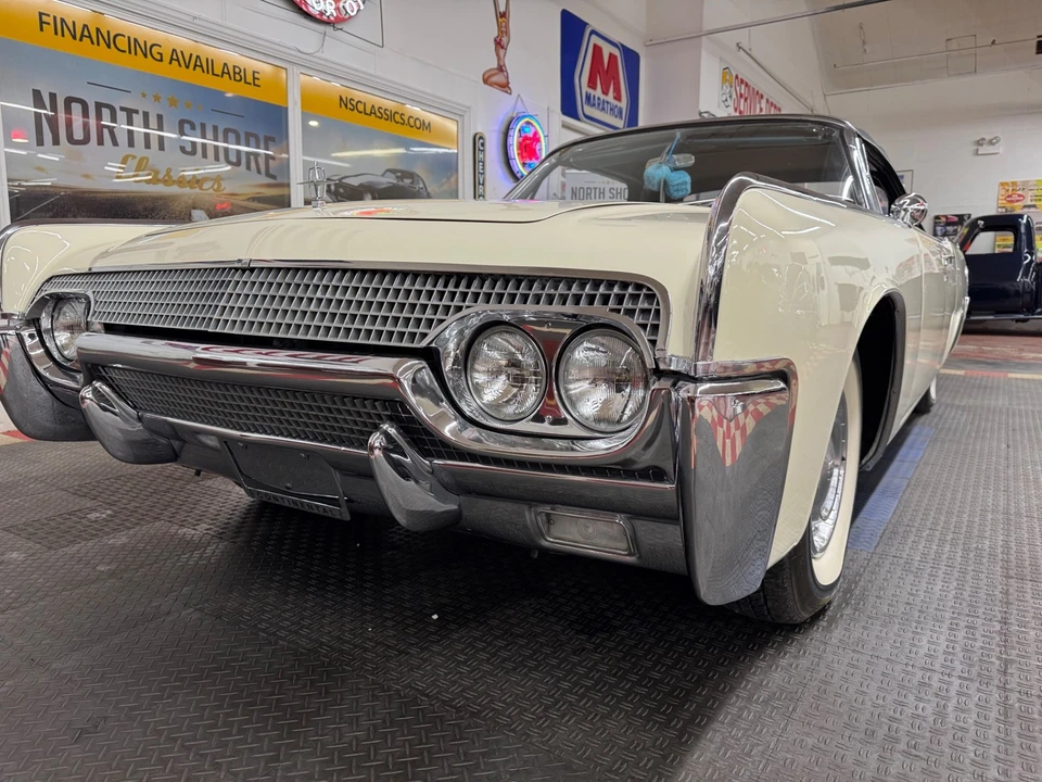1961 Lincoln Continental 4th Gen - Image 10 of 21