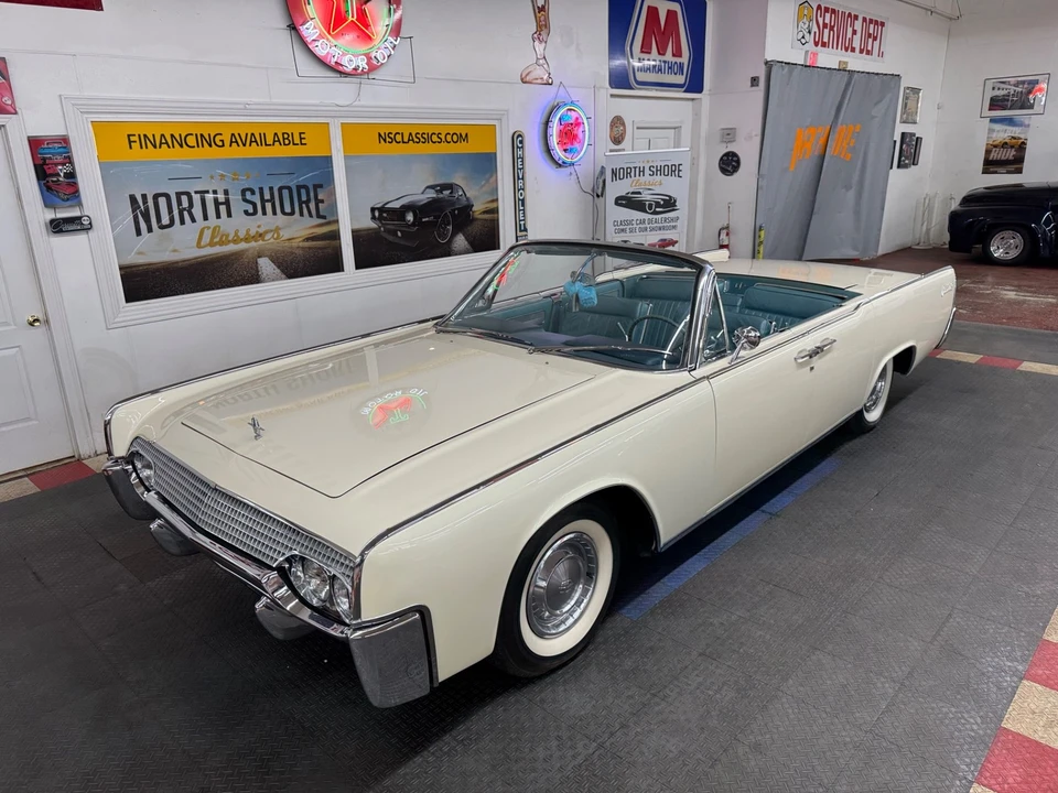 1961 Lincoln Continental 4th Gen - Image 2 of 21