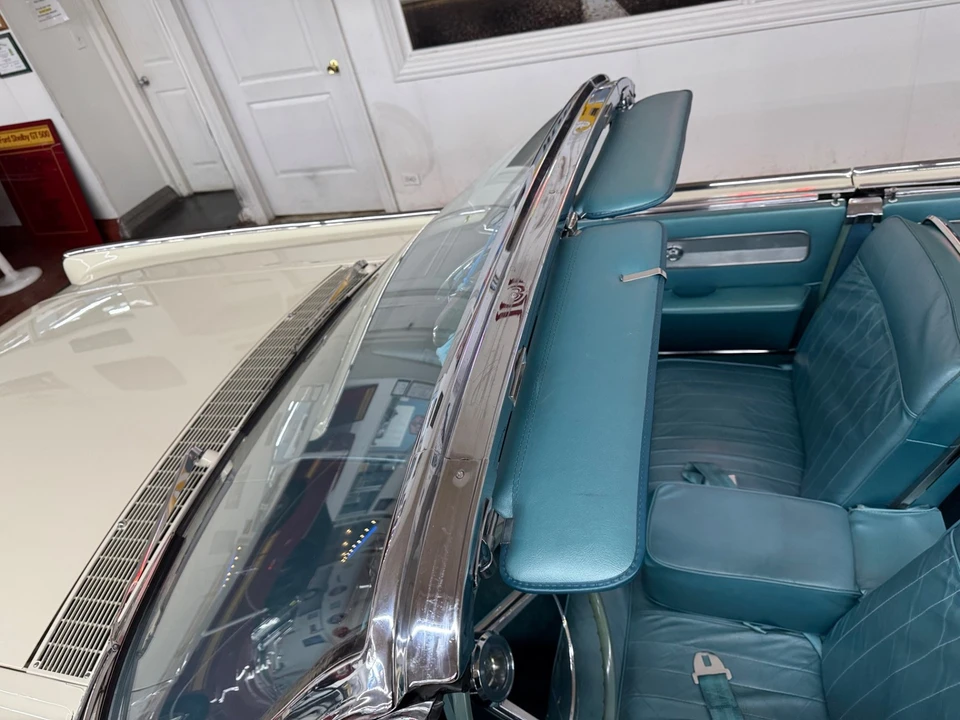 1961 Lincoln Continental 4th Gen - Image 17 of 21