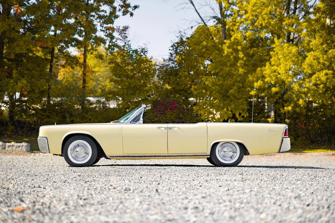 1961 Lincoln Continental 4th Gen - Image 11 of 23