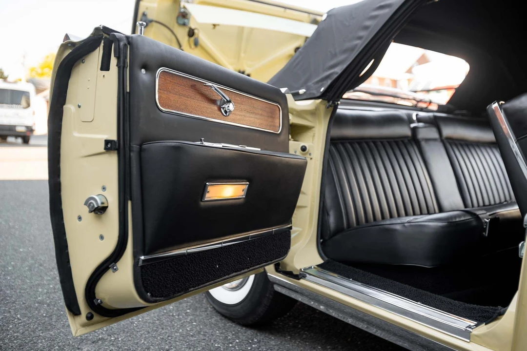 1961 Lincoln Continental 4th Gen - Image 22 of 23