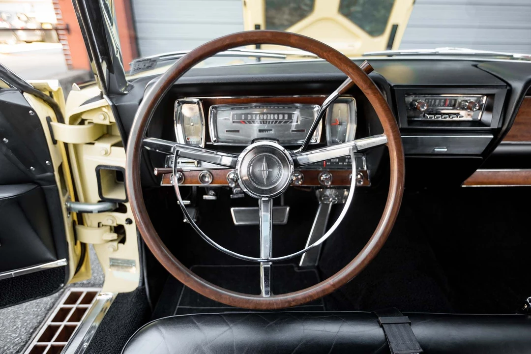 1961 Lincoln Continental 4th Gen - Image 12 of 23