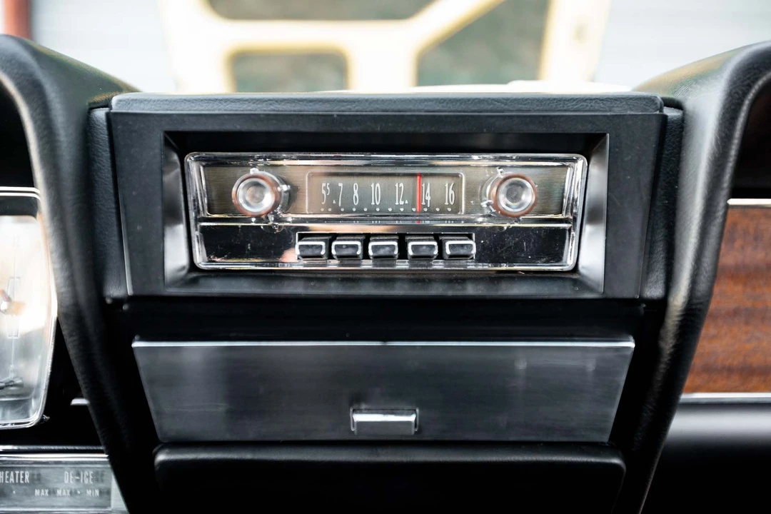 1961 Lincoln Continental 4th Gen - Image 16 of 23