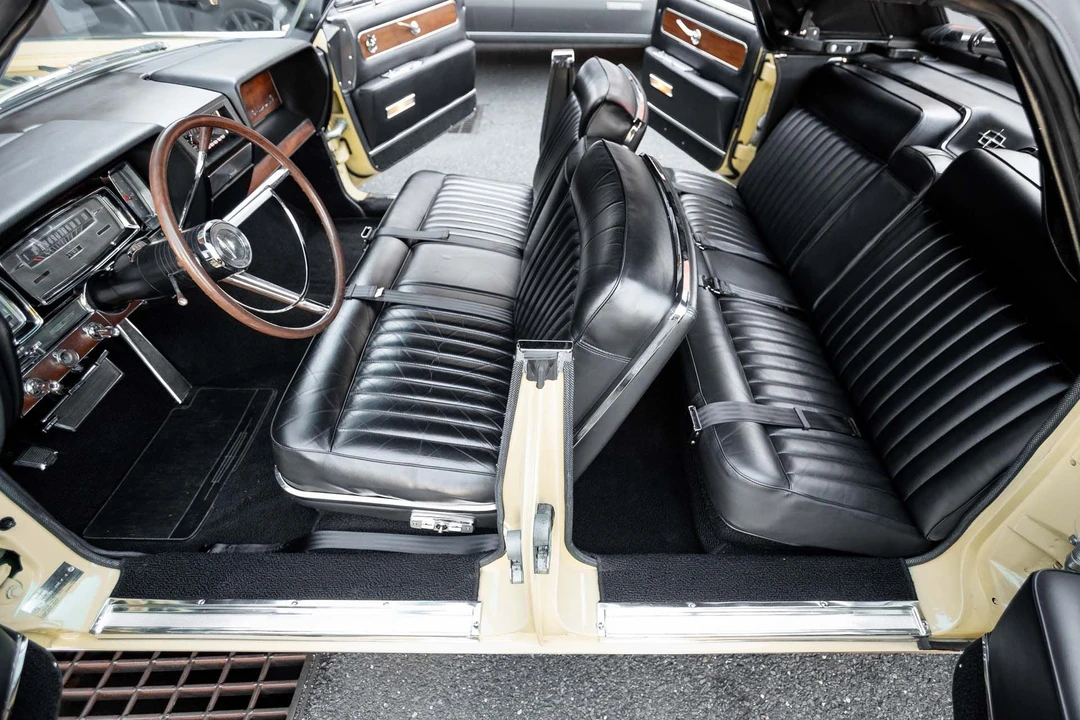 1961 Lincoln Continental 4th Gen - Image 18 of 23