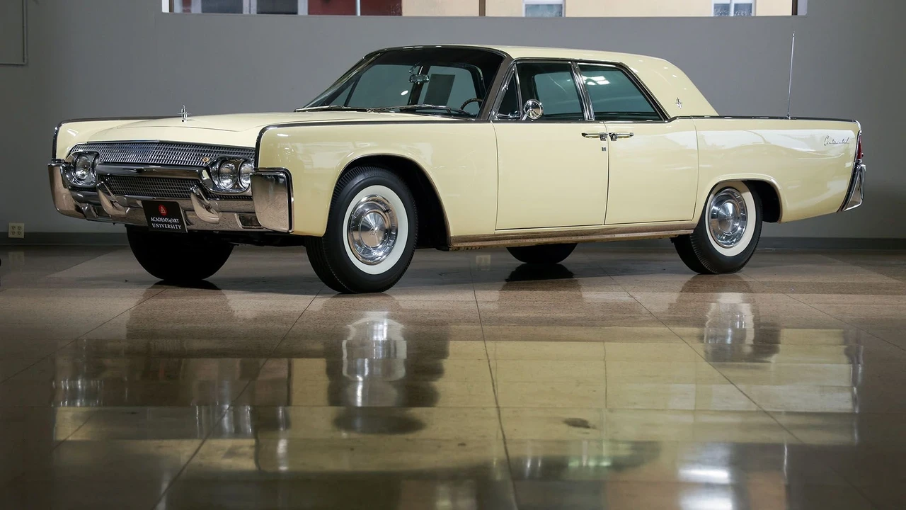 1961 Lincoln Continental 4th Gen - Image 6 of 31