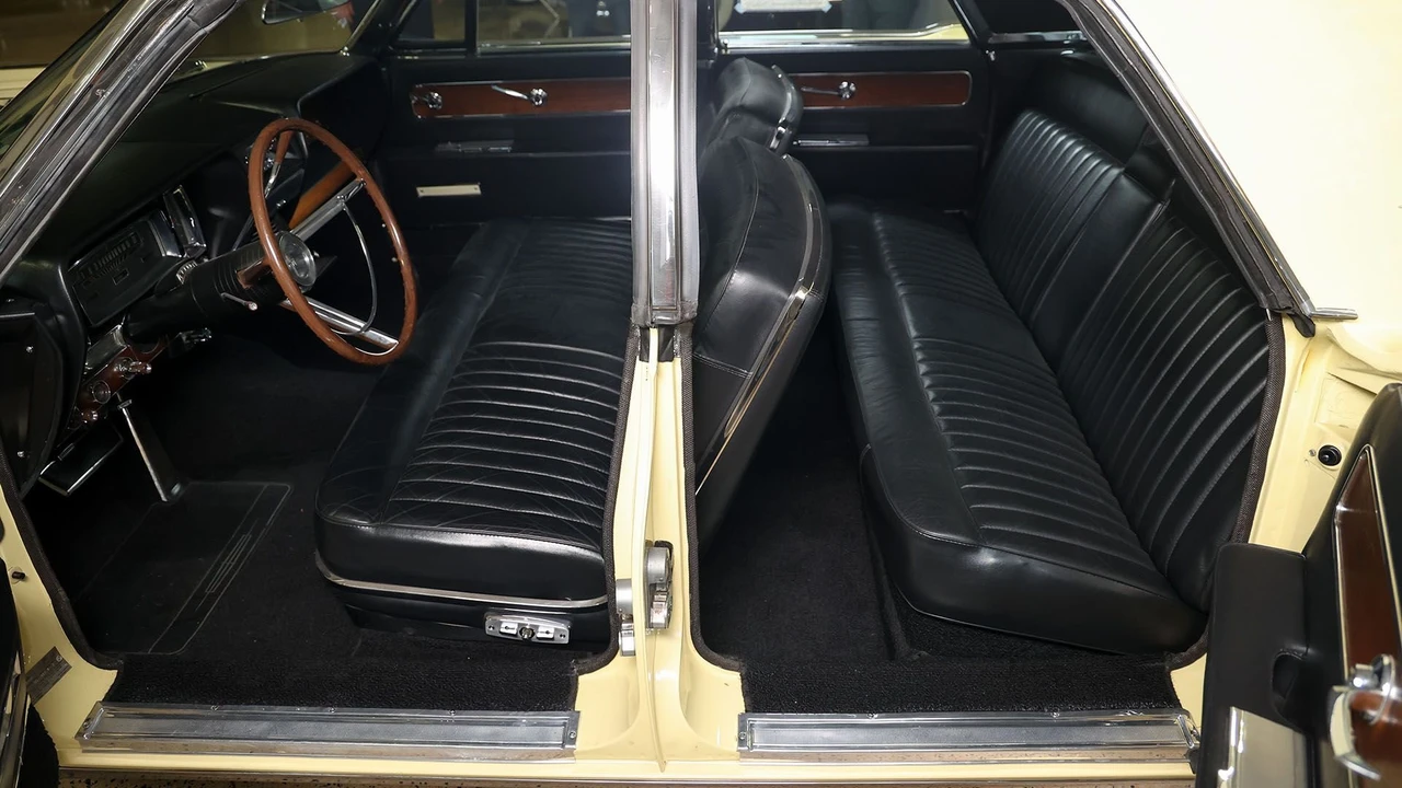 1961 Lincoln Continental 4th Gen - Image 29 of 31