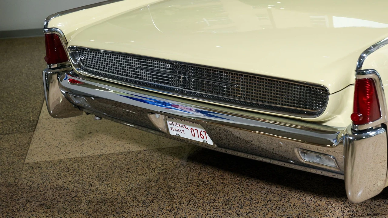 1961 Lincoln Continental 4th Gen - Image 23 of 31